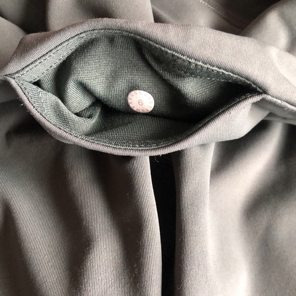 LuluLemon 3/4 leggings - Picture 4 of 4